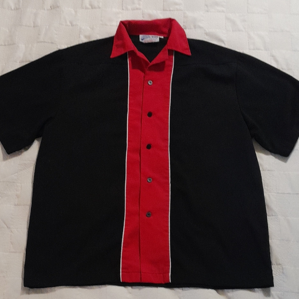 Black and Red Casual Button Down Shirt with Retro Style